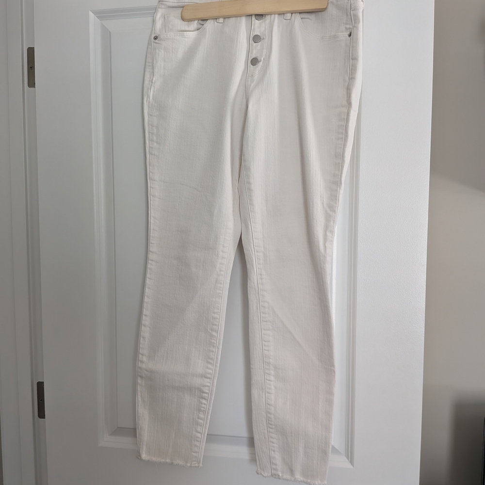 Universal Thread Women's White Skinny High-Rise Button-Fly Jeans